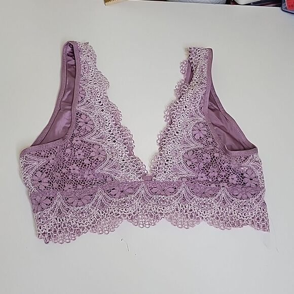 M VICTORIA'S SECRET PURPLE SATIN LINED BRALETTE MEDIUM - Picture 3 of 7